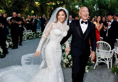 貝佐斯婚禮大咖雲集!辣妻曬婚紗照 改名「貝佐斯夫人」宣示身分