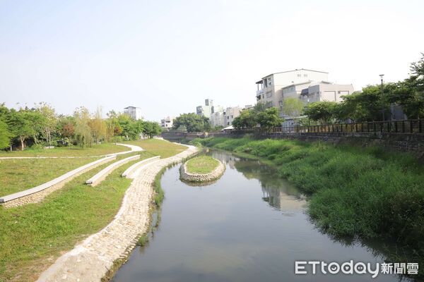 ▲雲林溪上中下游段整體水環境與景觀改善工程，榮獲2025年全球卓越建設獎「公部門基礎建設 / 環境適意工程類」金獎。&nbsp;（圖／記者游瓊華翻攝）