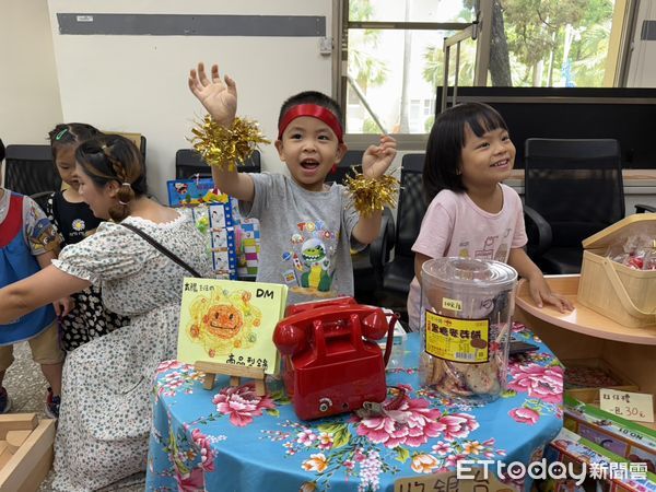 ▲▼   嘉義中油非營利幼兒園孩童懷舊童玩展現愛心 贈捐修緣育幼院   。（圖／記者翁伊森攝）