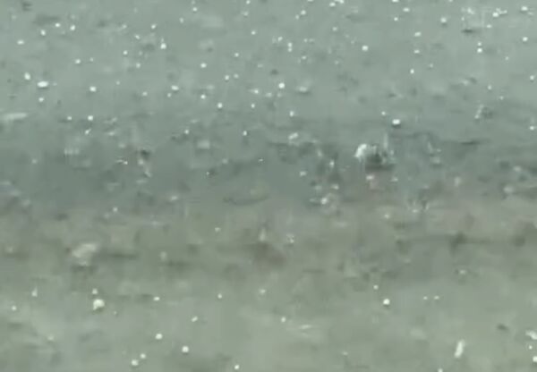 ▲▼高雄內門冰雹。（圖／Threads ／selina_c0518授權提供）