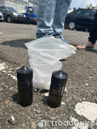 ▲闖紅燈撞死女行人的黃男，警方在車廂搜出喪屍煙油。（圖／記者陸運陞翻攝）
