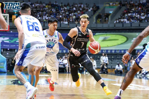 ▲國王林書豪、奧帝，海神胡瓏貿、邱子軒、克雷格、蘇文儒，高雄巨蛋。（圖／TPBL提供）