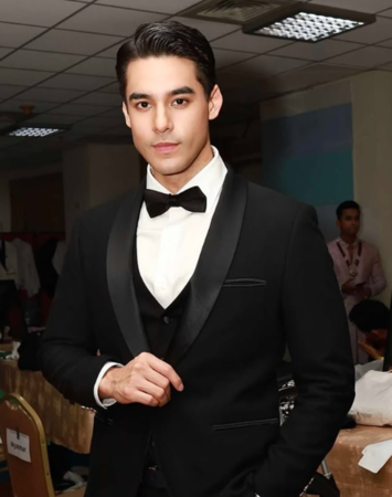 ▲戴凱文曬出召集令卻被酸當替代役貢獻少。（圖／翻攝自戴凱文Instagram、Threads）