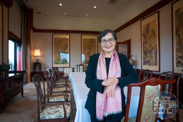 12樓圓山行館（總統套房）的餐廳兼具會議廳功能。飯店細節中藏著葉菊蘭「無微不至的待客之道」。