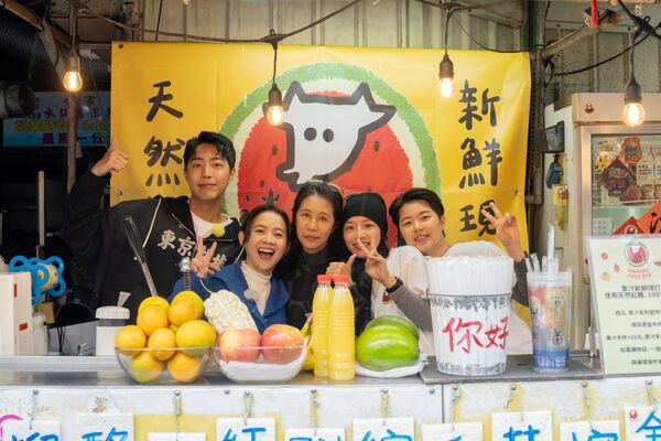 ▲蔡凡熙(右起)與媽媽跟曾寶儀 。（圖／三立提供）