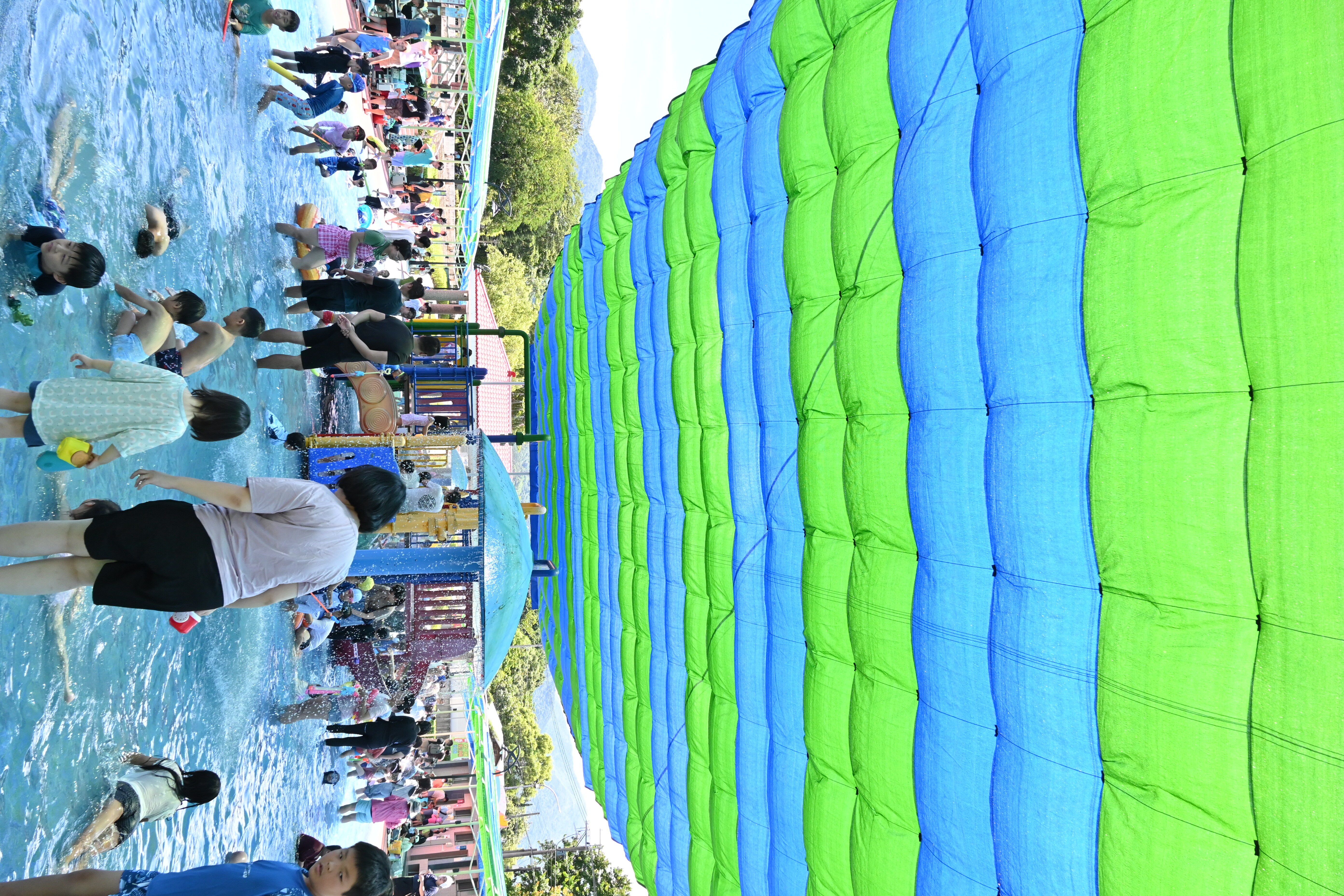 ▲▼     親水公園戲水區遮陽網、兒童遊戲區全新登場!    。（圖／竹崎鄉公所提供）