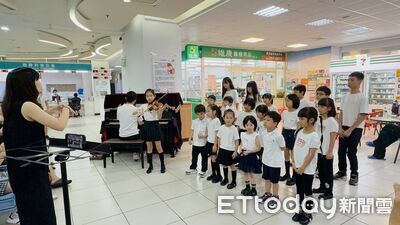 嘉義醫院與室內兒童合唱團合作演出 療癒院友與家屬