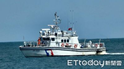 驚險！台南3遊客觀夕平台落海　海巡快艇緊急救援