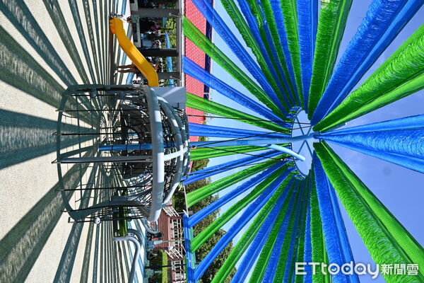 ▲▼     親水公園戲水區遮陽網、兒童遊戲區全新登場!    。（圖／竹崎鄉公所提供）