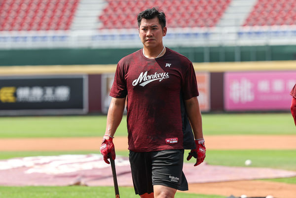 ▲▼      梁家榮       。（圖／樂天桃猿提供）