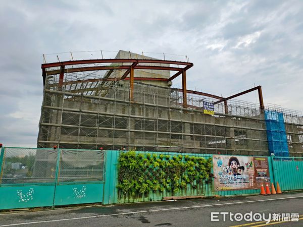 ▲雲林斗南小東休閒娛樂中心整體工程進度已超前，預計可提前到1月份完工，後續內部裝修及作業將陸續進場。（圖／記者游瓊華翻攝）