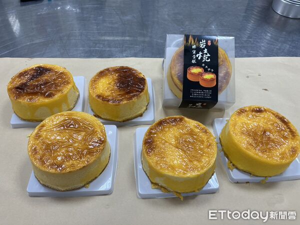 ▲台南市勞工局於曾文園區開設岩燒蜂蜜蛋糕體驗課程，學員開心完成手作甜點，感受滿滿成就與幸福滋味。（記者林東良翻攝，下同）