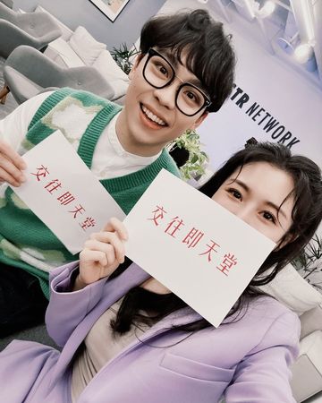 ▲賀瓏疑似和天殘交往期間，與Albee互動曖昧。（圖／翻攝自Instagram／albeefin）