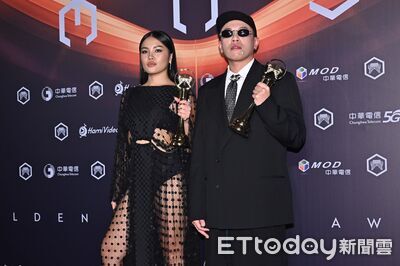 金曲獎/「下半身全透視」領獎! 一開口就說錯話:快昏倒 她激動哭了