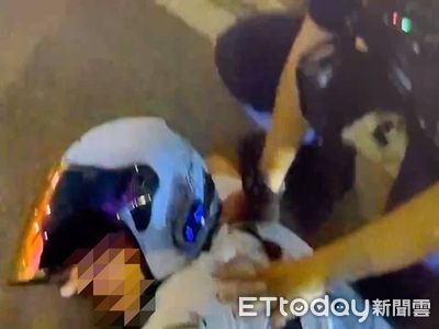 通緝犯見警拔腿就跑!摔倒被壓制 傻問「你眼睛怎麼那麼厲害」