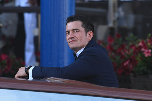 ▲奧蘭多布魯姆（Orlando Bloom）現身義大利威尼斯，參加亞馬遜創辦人傑夫貝佐斯與勞倫桑切斯的浪漫婚禮盛典。（圖／CFP）