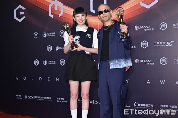 ▲▼第36屆金曲獎最佳華語男歌手呂士軒與最佳華語女歌手魏如萱。（圖／記者林敬旻攝）