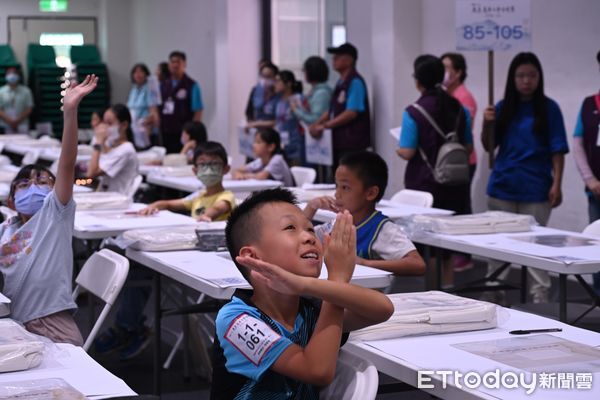 ▲▼第八屆花蓮蘭亭大會全國賽吸引全國近千名書法與硬筆字愛好者齊聚一堂。（圖／花蓮縣政府提供，下同）