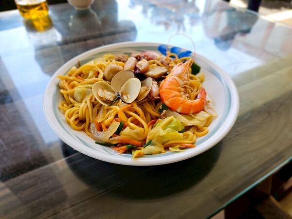 ▲龍洞漁港,阿義海鮮商店,龍洞岬步道之海蝕洞,龍洞岬步道。（圖／新北市漁業處提供）