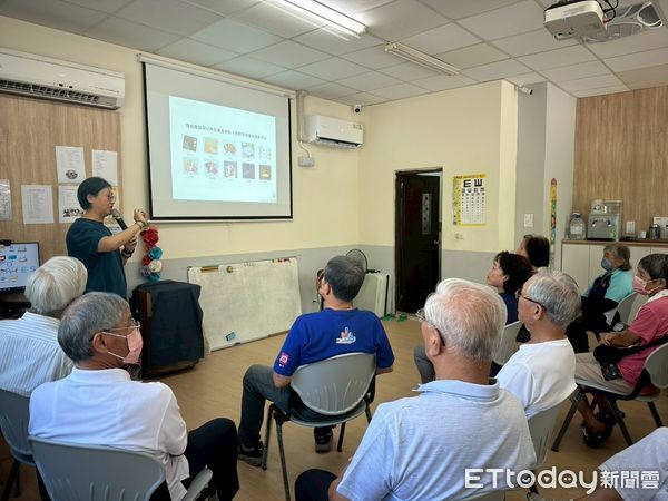 ▲▼花蓮市打造數位城市，數位學習課程走進社區關懷據點及文健站。（圖／花蓮市公所提供，下同）