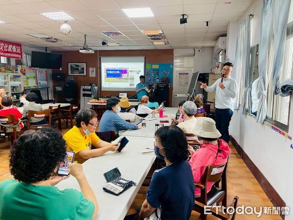 ▲▼花蓮市打造數位城市，數位學習課程走進社區關懷據點及文健站。（圖／花蓮市公所提供，下同）