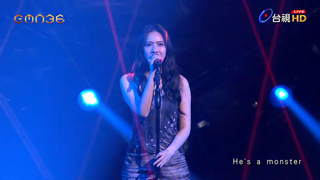 ▲表演二，楊乃文、告五人。（圖／翻攝YouTube／GMA 金曲獎頒獎典禮暨國際音樂節 Golden Melody Awards & Festival）