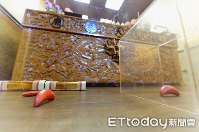 超罕見！高雄廟宇「6天驚現2立筊」　廟務、信眾擲出又驚又喜