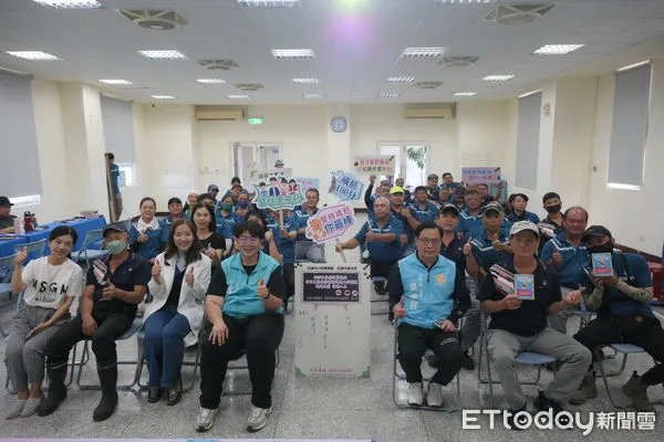 ▲▼花蓮市清潔隊推動無菸職場，隊員中已有10人戒菸成功。（圖／花蓮市公所提供，下同）