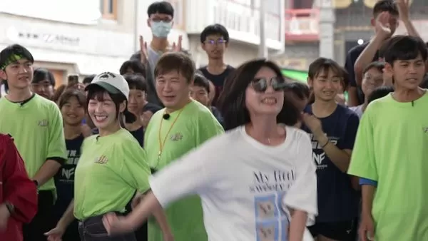 ▲▼籃籃母女罕見同框 。（圖／民視提供）