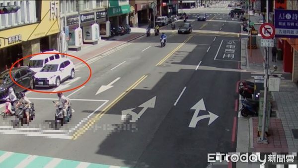 ▲▼監視器拍下王男冒用陳男身分證租車，在三重區肇事後逃逸             。（圖／記者陳以昇翻攝）