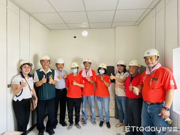 ▲做工行善團志工頂著烈陽趕赴台南四地修繕案家，持續為弱勢家庭築起溫暖的家。（記者林東良翻攝，下同）