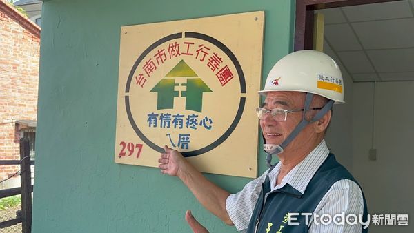 ▲做工行善團志工頂著烈陽趕赴台南四地修繕案家，持續為弱勢家庭築起溫暖的家。（記者林東良翻攝，下同）