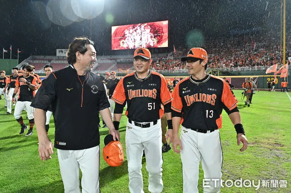 ▲▼左起統一獅總教練林岳平、胡金龍、陳鏞基。（圖／記者李毓康攝）