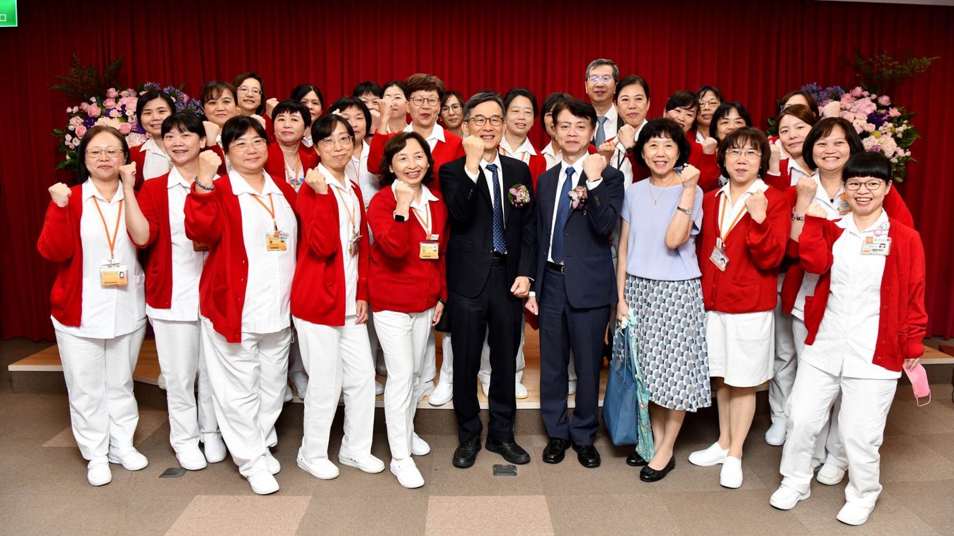 ▲基隆長庚院長交接！吳俊德接棒領航 賴旗俊轉任土城醫院。（圖／記者郭世賢翻攝）