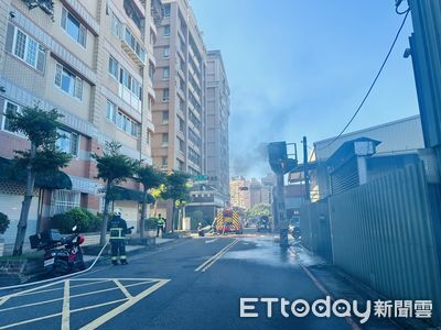 快訊/新北泰山區電線桿「變壓器爆炸」!360戶停電 要修4到6hrs