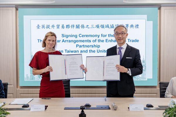 ▲▼台英簽署三項領域貿易協議提升夥伴關係。（圖／行政院經貿辦提供）