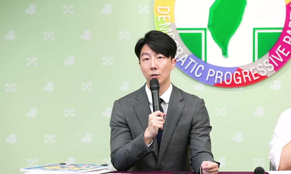 ▲▼民進黨發言人吳崢。（圖／翻攝民進黨YouTube直播）