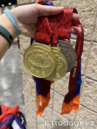 ▲苗栗縣消防局隊員黃雅慧，在今年世界警察消防運動會中，桌球項目勇奪2金1銀佳績。（圖／記者楊永盛翻攝）