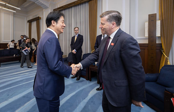 ▲▼賴清德總統今（30）日上午接見英國商業暨貿易部副大臣艾禮遜（Douglas Alexander）。（圖／總統府提供）