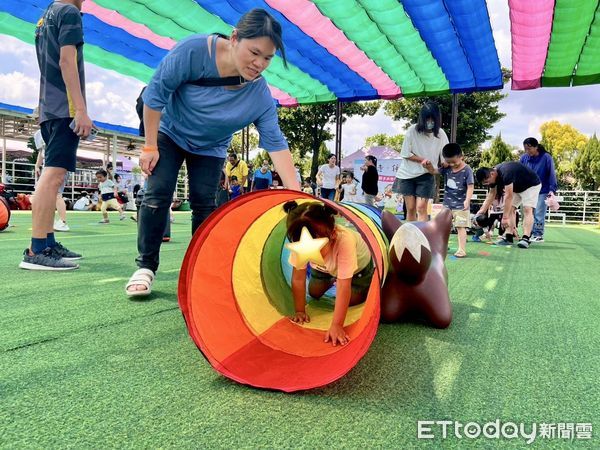▲▼  「慢慢走 伴我成長」慢飛早療親子家庭戶外體驗活動 。（圖／嘉義縣政府提供）