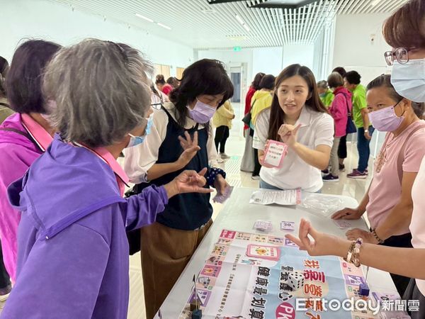 ▲▼  嘉義縣衛生局辦營養培訓，寓教於樂強化長者照護觀念 。（圖／嘉義縣政府提供）