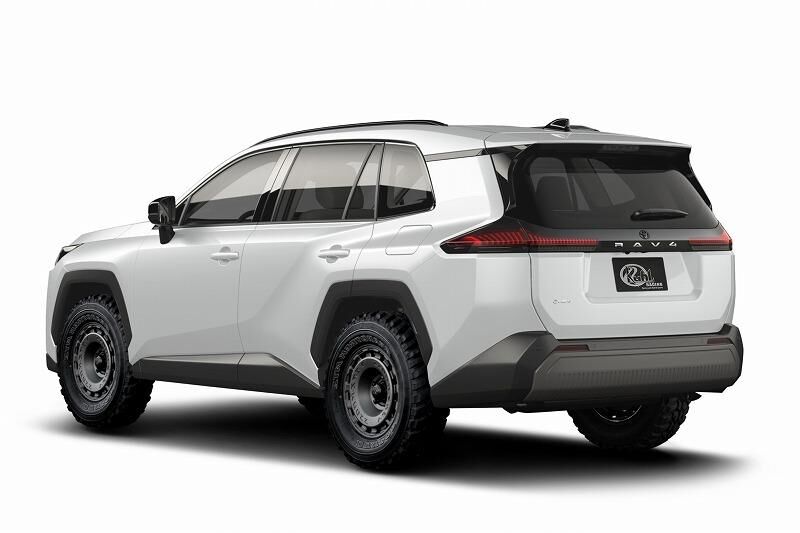 ▲針對RAV4入門版量身訂做新套件，日本店家預告即將開賣。（圖／翻攝自《Kuhl》）