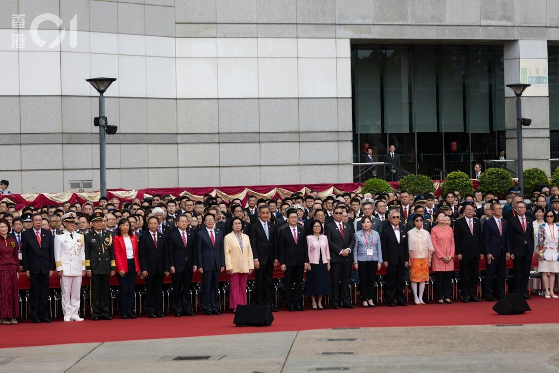 ▲香港金紫荊廣場舉行升旗儀式，慶祝回歸28週年。（圖／香港01）