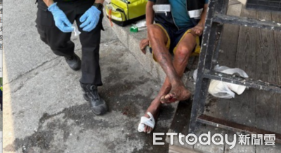 屏東男頂高溫赤腳拾荒　腳底流血癱坐路邊…枋寮警伸援手