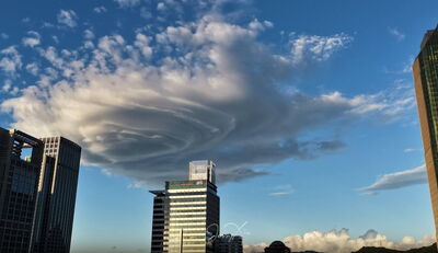 一早「莢狀雲」出現台北上空　鄭明典：中南部應該會降溫