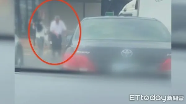 ▲▼一名拄杖老翁準備駕車畫面引發網友熱議，憂其身體狀況恐影響行車安全 。（圖／畫面翻攝自Threads_網友element_666）