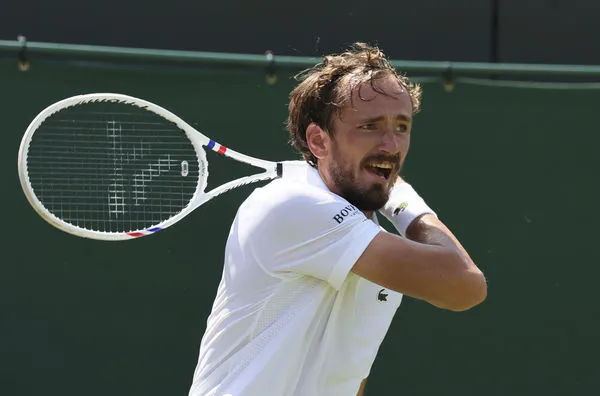 ▲前世界球王梅迪維夫（Daniil Medvedev）溫網首輪爆冷出局。（圖／達志影像／美聯社）