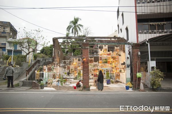 ▲崑山科大空設系作品《CAPSULE OF SPACE AND TIME》榮獲2025紅點設計概念獎肯定，展現地方文化轉譯實力。（記者林東良翻攝，下同）