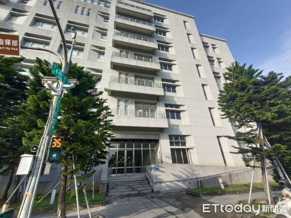 ▲苗栗縣政府黃姓科長日前墜樓身亡，引發各界質疑可能有職場霸凌，縣長鍾東錦為弭平雜音，今天宣佈全面啟動職場霸凌調查。（圖／記者楊永盛攝）