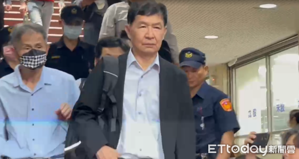 ▲▼             彭振聲離開北院準備回高雄。（圖／記者許靖騏攝）